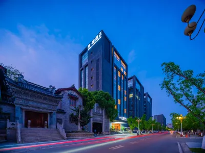James Joyce Coffetel  (Chengdu Longtan Water Town  Weiling Subway Station Branch) Hotels in Longtan Industrial Park Area