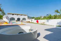 Anji Light Luxury Holiday Homestay - 인피니티 풀