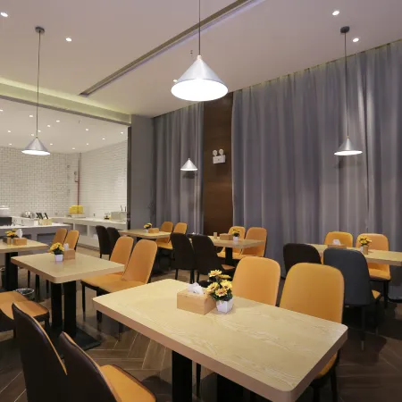 Borrman Hotel (Huaihua Xupu Railway Station)