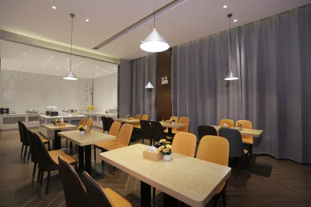 Borrman Hotel (Huaihua Xupu Railway Station)