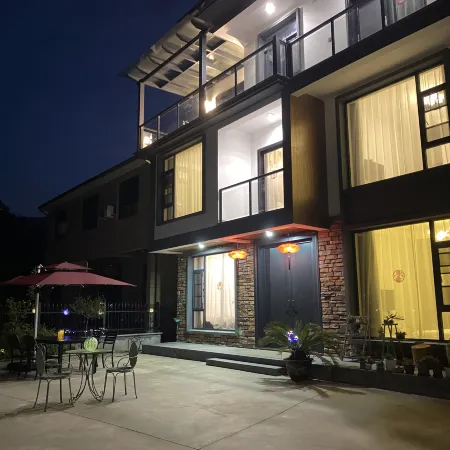 HAPPY HOMESTAY