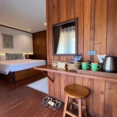 ViengTara VangVieng Resort Отели рядом с достопримечательностью «Книжный магазин BKC»