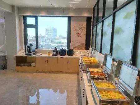 Wangyuan Hotel(Jiaxing Nanhu Yuehe Ancient Street Branch) Отели рядом с достопримечательностью «Jiaxing University (North Campus)»