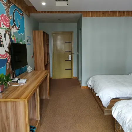 Lichuan Dushi Yijia Homestay