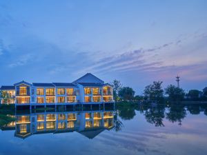 Anji Jianwuxiang Shangshengge Yinxi LaKe Resort Hotel (Deep Blue Project Branch)