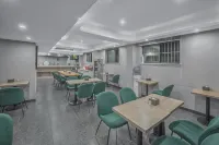 Upandin Hotel (Huaihua South of High-speed Railway Station)