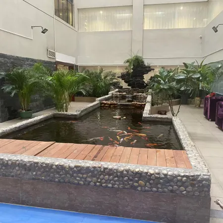 Vienna International Hotel (Hezhou High-speed Railway Station)