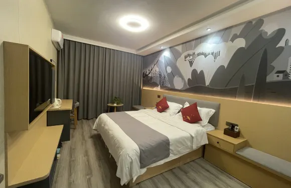 新野天潤假日酒店