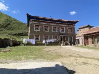 上木居貢噶山居