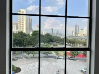 And Parallel Travel · Girls' Single-family Youth Hostel (Haizhu Square Subway Station)