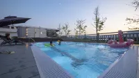 Floral Hotel · Accompany the summer Hotel - Romantic