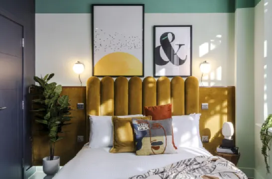 يور أبارتمنت آي بريكستون Hotels near هيرن هيل