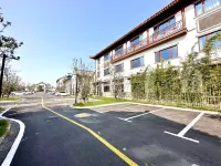 Lakeside Youshe Homestay (Zhumadian Royal Inn)