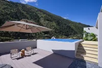 Mushan Yingxue Private Tang Holiday Bieyuan (Siguniangshan Shuangqiaogou Scenic Area)