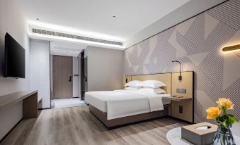 Junding Zhishang Hotel(Yichang East Railway Station Sanxia Logistics Park Store)