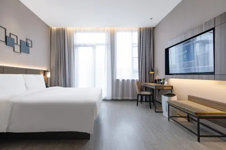 Homeinn Plus Hotel (Yangzhou Dongguan Street Dongquan Store) Отели рядом с достопримечательностью «Fuyuan Garden»