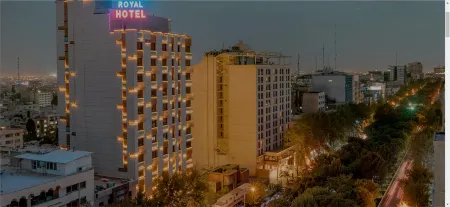 Tehran Royal Hotel Отели рядом с достопримечательностью «Тегеранский Большой Базар»