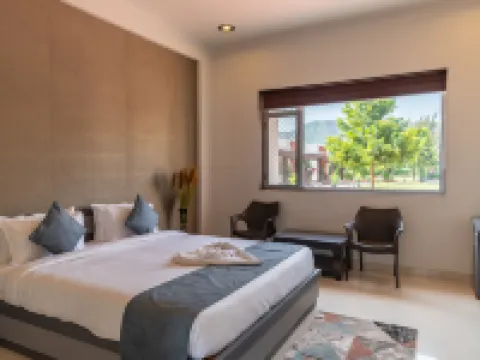 วีสต้า อาวตาร์ รีสอร์ต ปุชคาร์ โรงแรมในปุชการ์