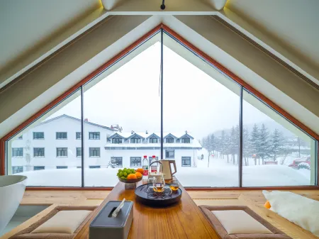 Lanting Snow Hotel (Xuexiang National Forest Park)