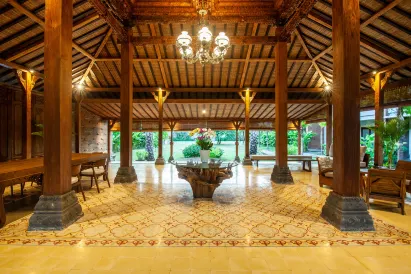 Griya Shanti Suite