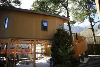 梧桐外樹屋溫泉院子 遠富購物商場（馬洋店）附近的飯店