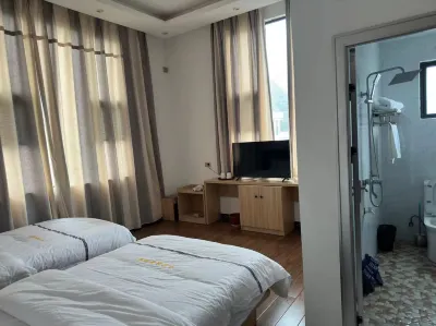 뤄핑 닝청 익스프레스 호텔 둥성광장/동승광장 주변 호텔