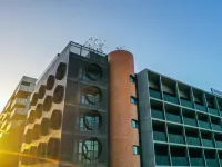 Nesuto Curtin Perth Hotel Hotels near Como