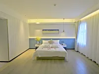 Golden Lake Hotel Hotels near Sanjiangshuiyun Park