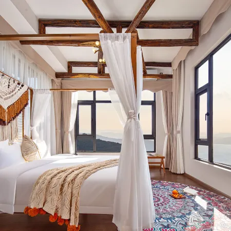 VALATOMS Fanlatu Homestay (Chengjiang Fuxian Lake)