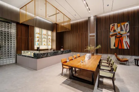 Hidorea Hotel (Huanggang Oriental Plaza) Отели рядом с достопримечательностью «Huanggang Science & Technology Institute»