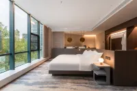 Linhai Jingjiangli City Light Stay (Yintaicheng Yaoda Department Store)