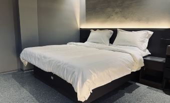 Yintou E-Sports Hotel (Baiyangdian Pier)