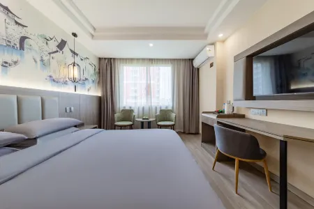 Huaju Hotel (Haining Haichang Road subway station store)