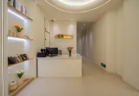 Yuanfang Aurora Riverview Bed and Breakfast (Zhenyuan Ancient City New Bridge Store)