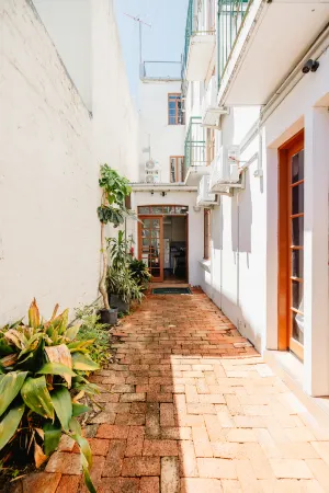 Newtown Cozy Stays Отели в г. Sydenham