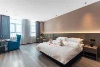 i Electronic Sports Hotel (Heze Train Station)