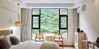 Kangding Fengjie Homestay (near Love Song Square)