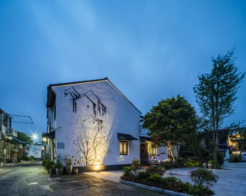 Floral Hotel· Zhenshui hotel (Shanghai Zhujiajiao Ancient Town Store) Отели рядом с достопримечательностью «Парк Ориентал-Лэнд»