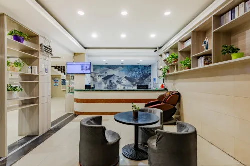 Qingmu Hotel (Anqing High-speed Railway Bus Station)