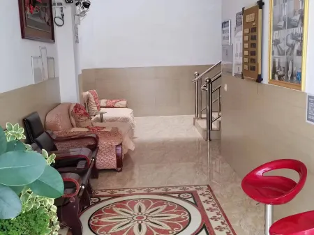 Shizong Jingyi Grand Hotel