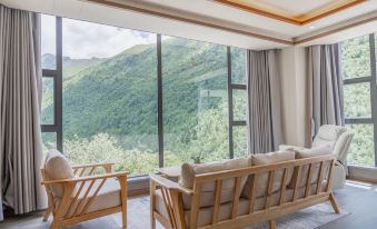 Siguniangshan Yunding Mountain-view Homestay