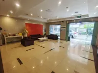 黑鯊電競飯店（宜昌CBD購物中心鐵路壩小吃街店）
