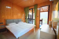 Daqian Fangguang Hot Spring Vacation Apartment Hotels near Qianjiangyue Leisure Farm