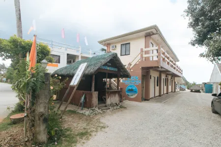 Zids Island Emprise Beach House Отели в г. Пагудпуд