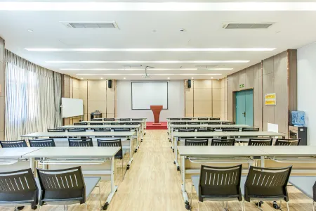 Minghu Business Hotel (Jinan Wanda Plaza High-tech Zone) Отели рядом с достопримечательностью «School of Software, Shandong University»