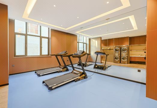 Homeinn Plus Hotel Overview