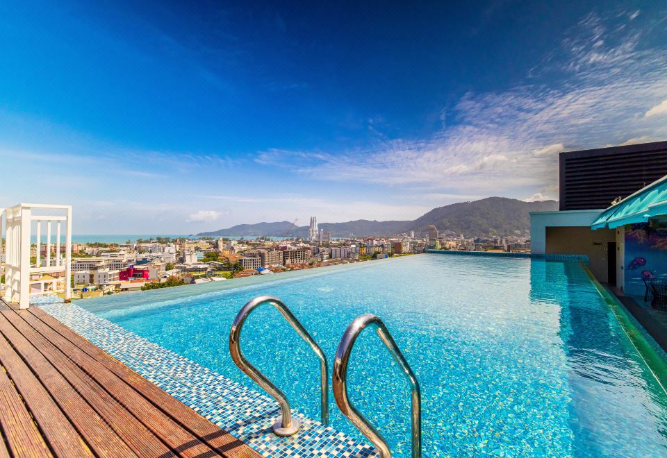 카나 트리플 L 호텔 옥상 수영장 사진