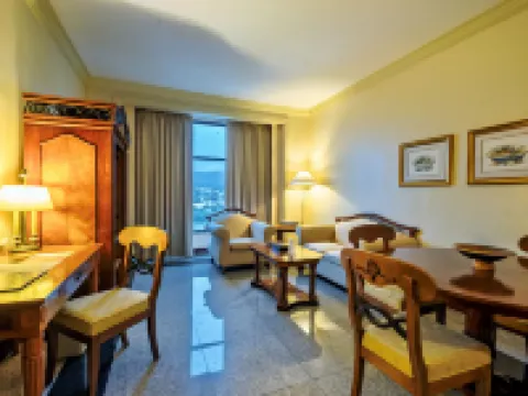 วอเทอร์ฟรอนท์ เซบูซิตี้ โฮเทลแอนด์คาสิโน โรงแรมในเซบู