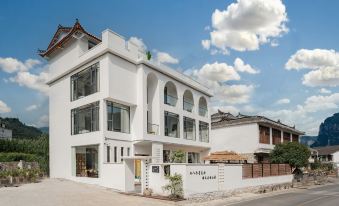 Two or three o'clock rain homestay