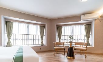 Liuzhou Platinum Hotel (Queershan Park Baisha Bus Station Branch)